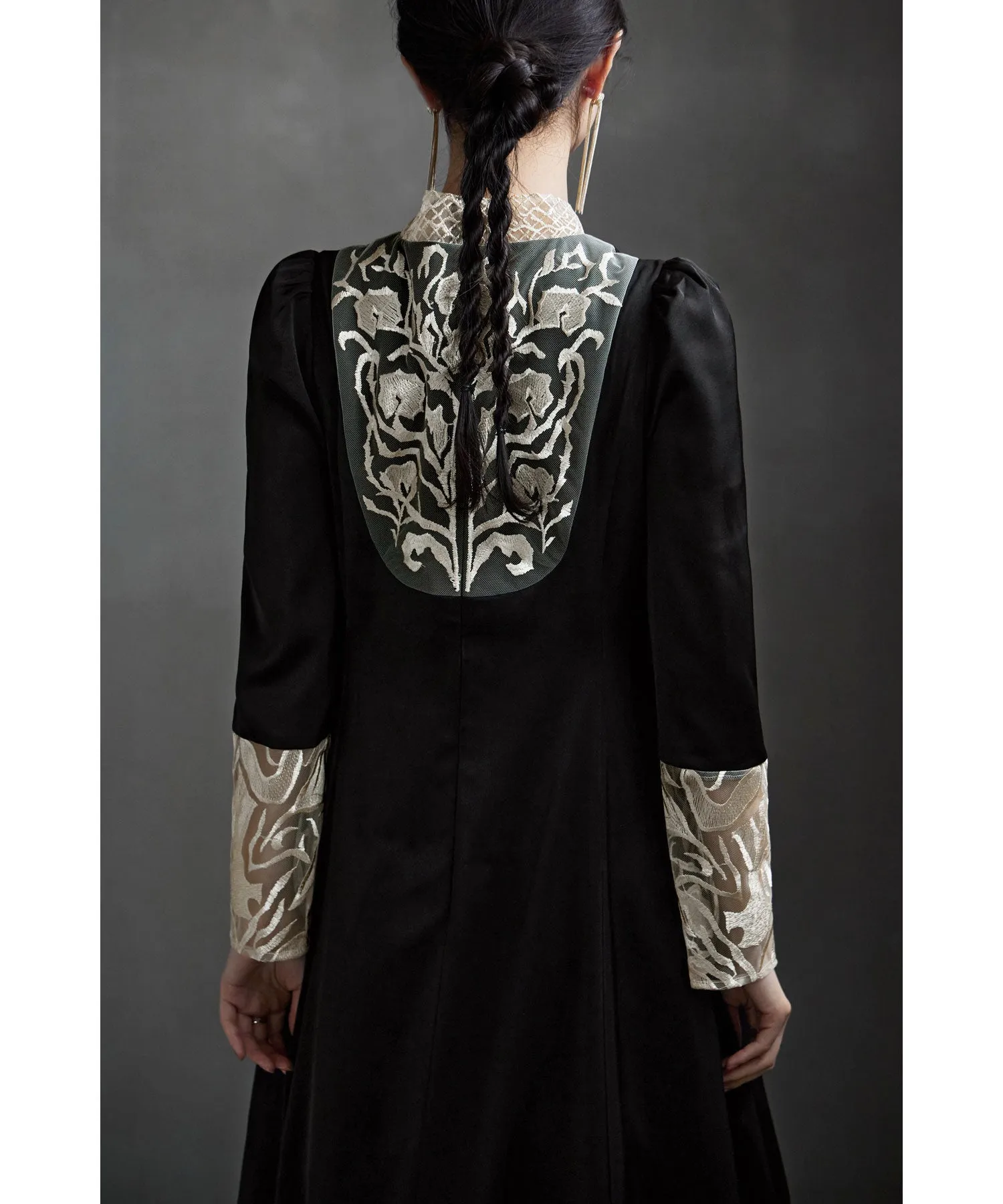 Back embroidery flared dress