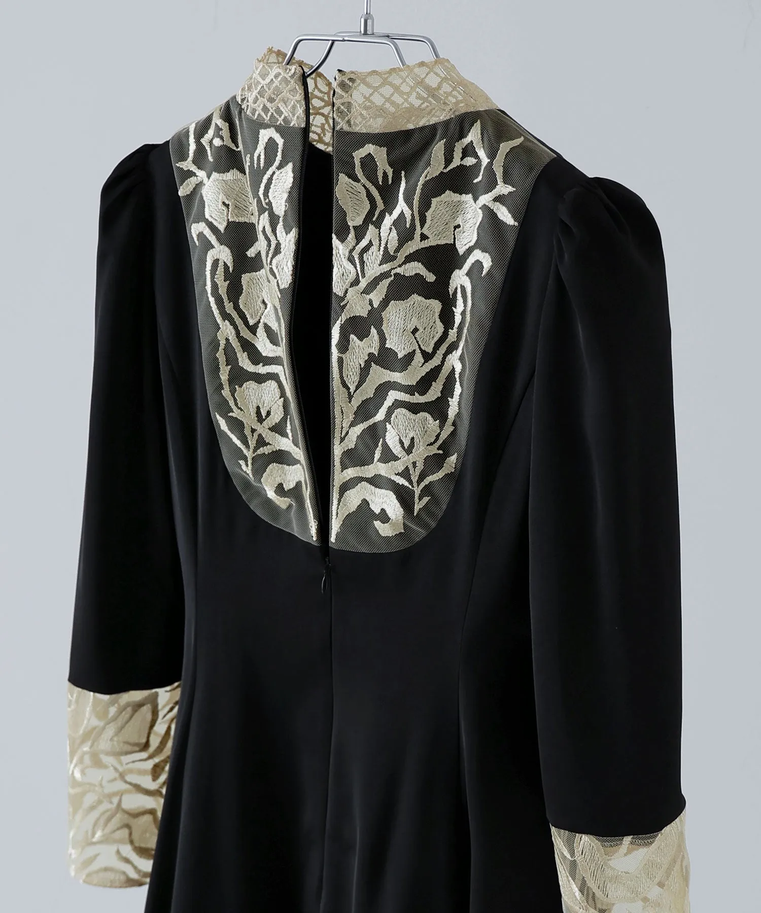 Back embroidery flared dress