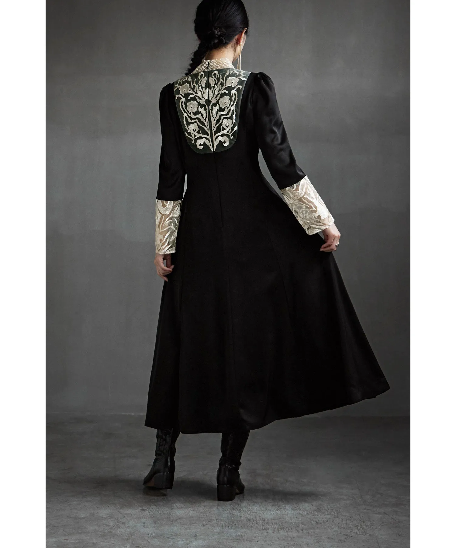 Back embroidery flared dress