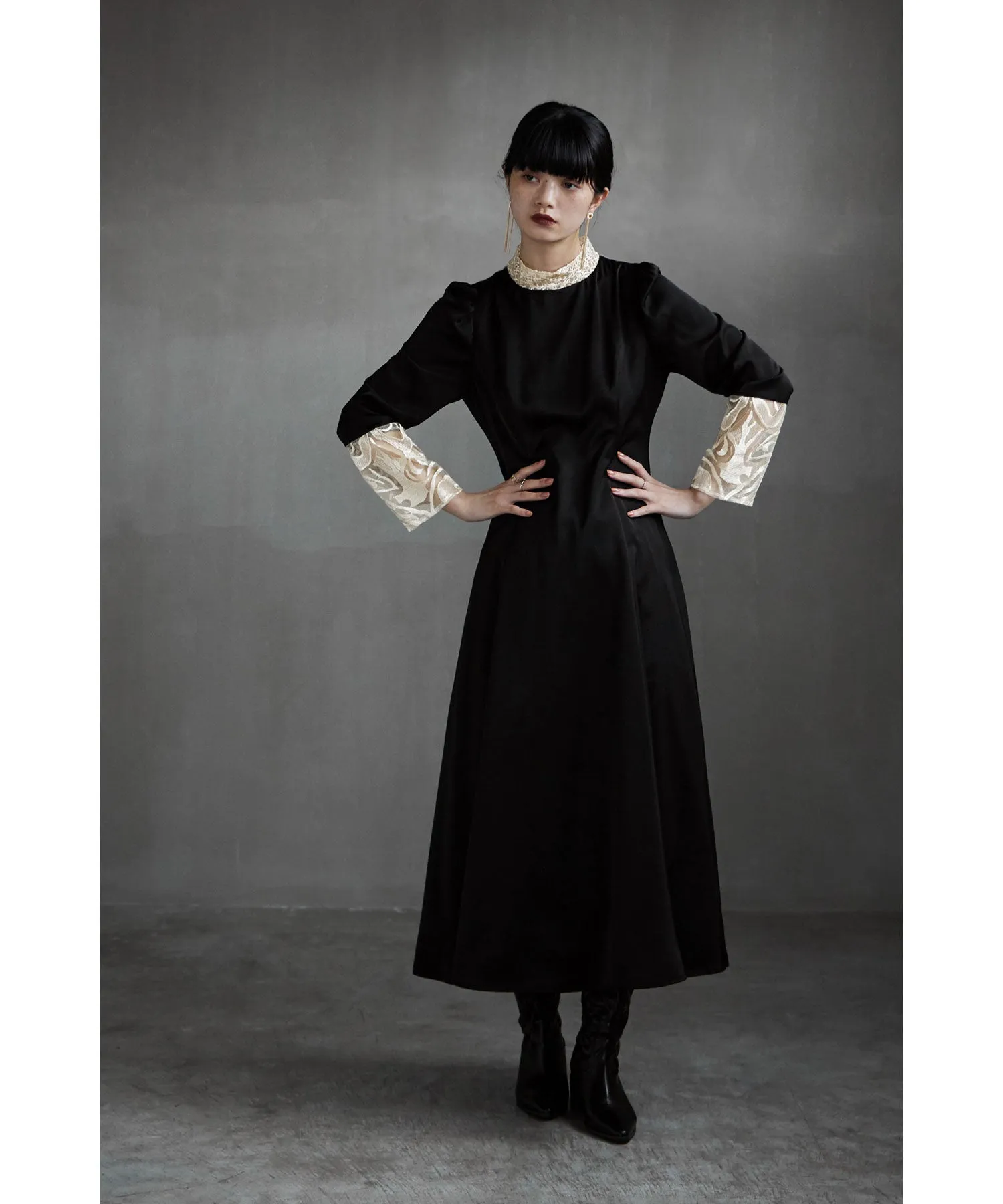 Back embroidery flared dress