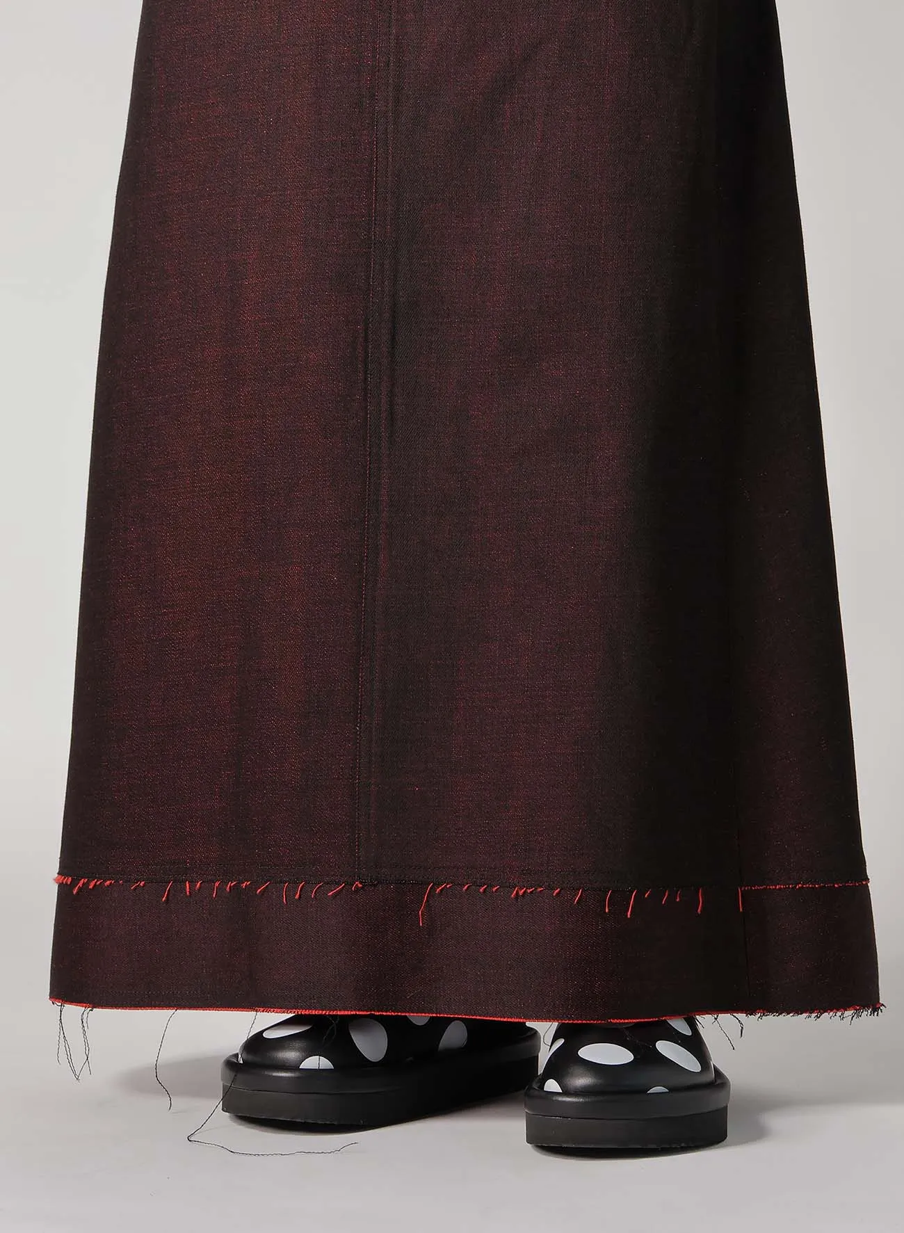 BACK RED BLACK DENIM SKIRT