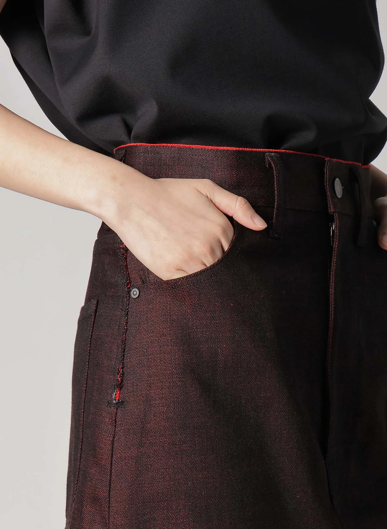 BACK RED BLACK DENIM SKIRT