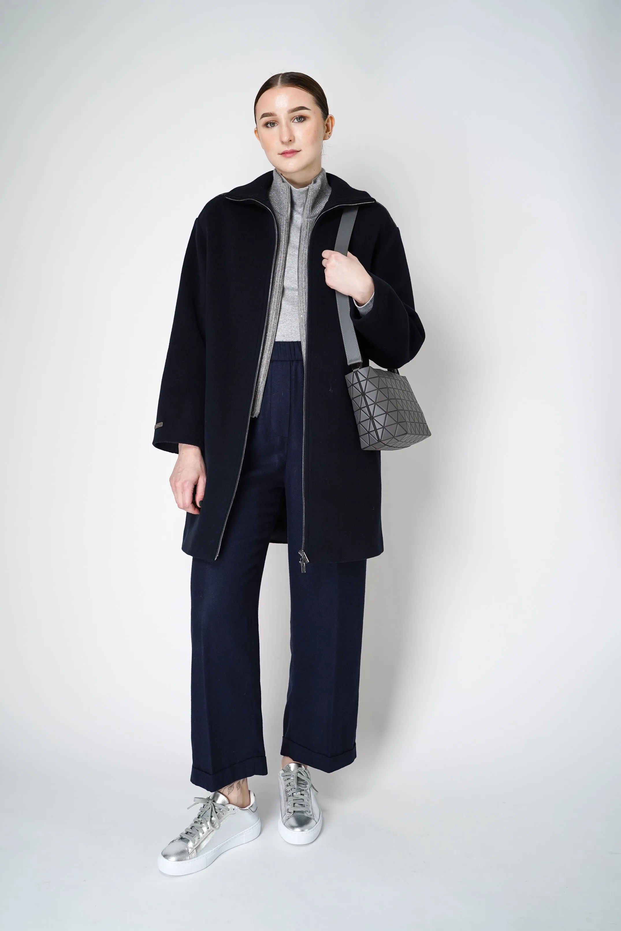 Peserico Cashmere and Wool Coat with Knitted Collar in Navy