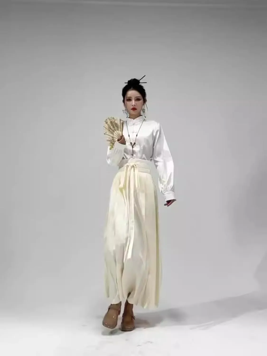 Women's Spring/Summer Chinese-Style Pleated Skirt with Horse face Design.
